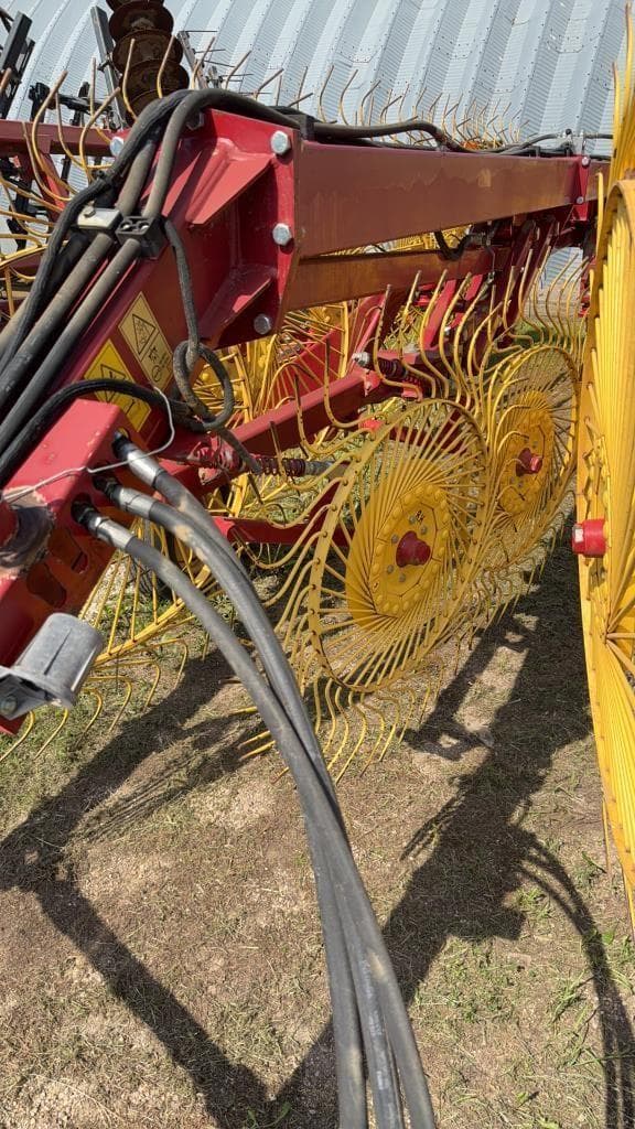 Image of New Holland Duravee 1225 equipment image 4