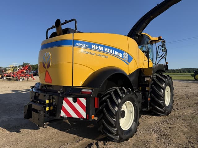 Image of New Holland FR550 equipment image 4