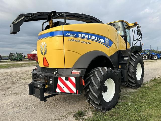 Image of New Holland FR550 equipment image 4