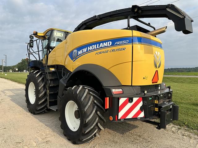 Image of New Holland FR550 equipment image 2