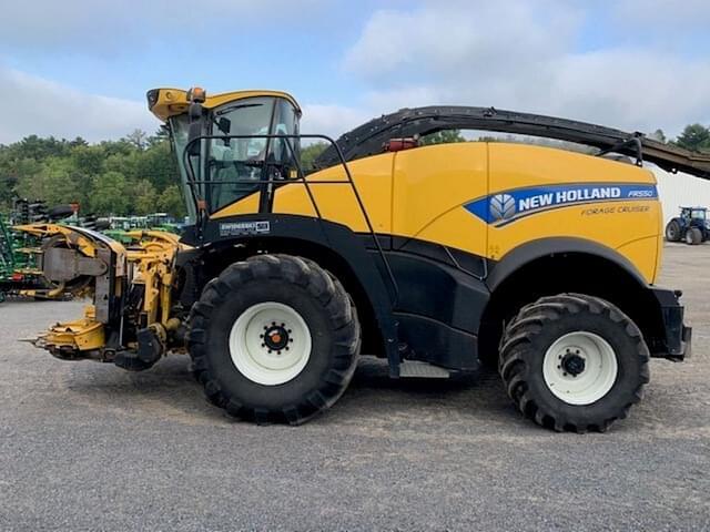 Image of New Holland FR550 equipment image 2