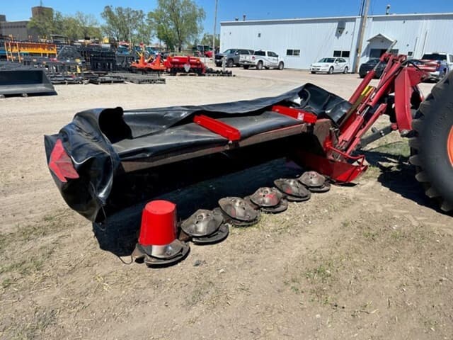 Image of New Holland H6740 equipment image 3