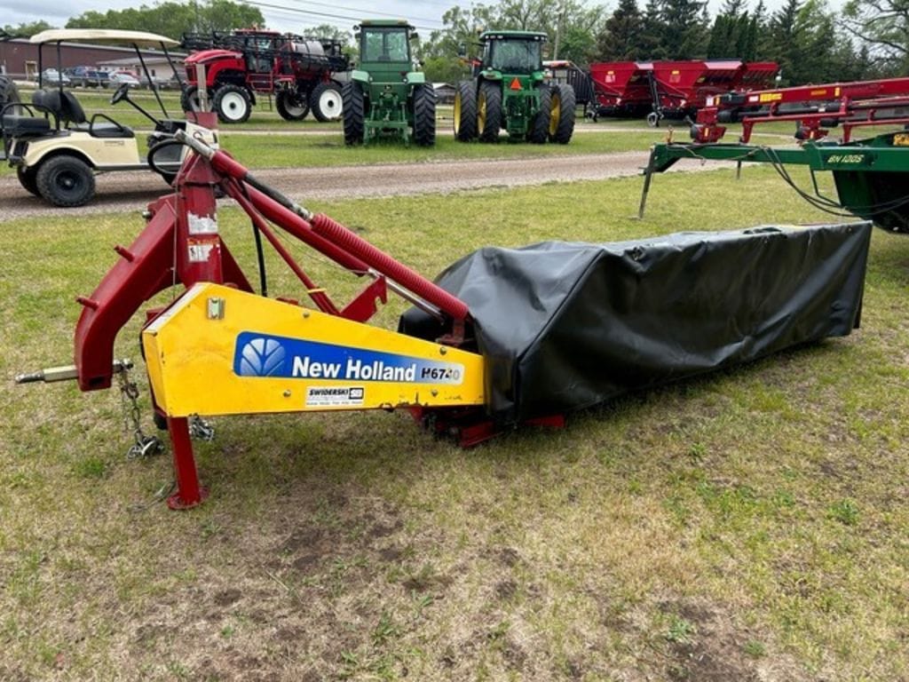 2018 New Holland H6740 Equipment Image0