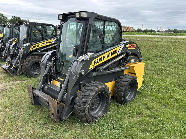 Image of New Holland L218 equipment image 1
