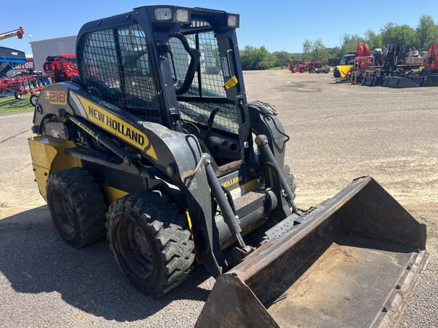 Image of New Holland L218 equipment image 2