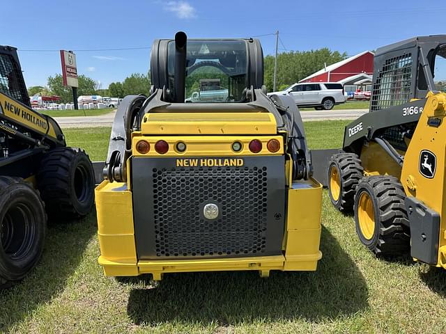 Image of New Holland L218 equipment image 3