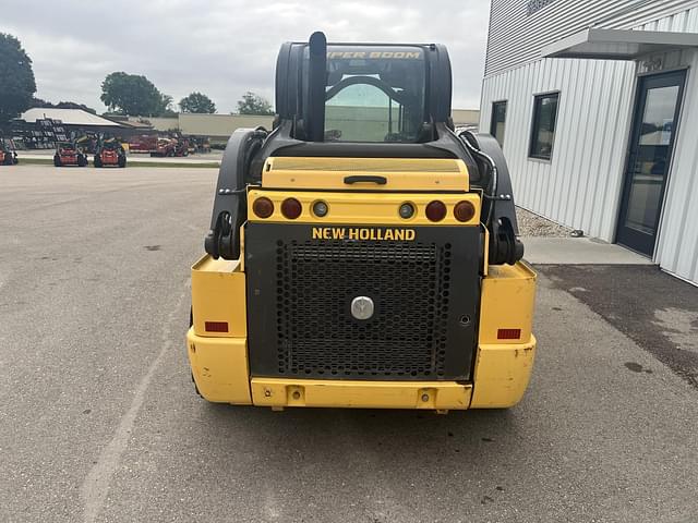 Image of New Holland L220 equipment image 3