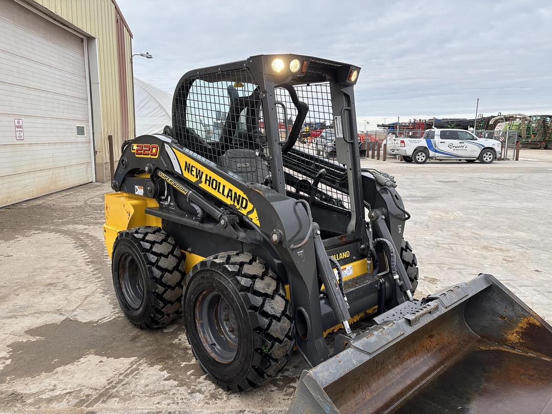 Image of New Holland L220 Primary image