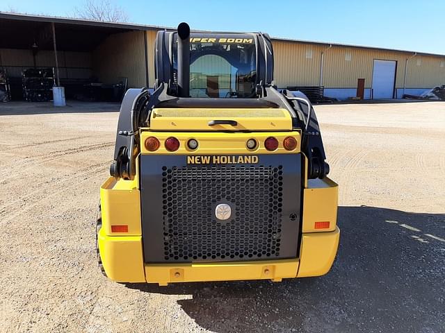 Image of New Holland L220 equipment image 2