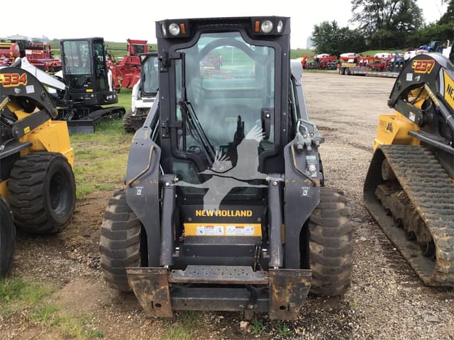 Image of New Holland L228 equipment image 1