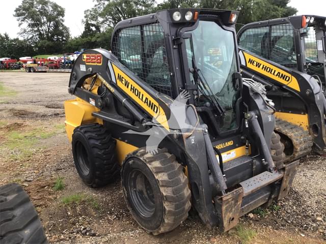 Image of New Holland L228 equipment image 2