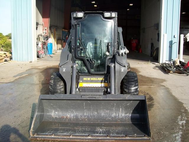 Image of New Holland L228 equipment image 1