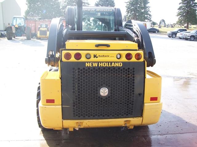 Image of New Holland L228 equipment image 2