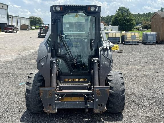 Image of New Holland L228 equipment image 3