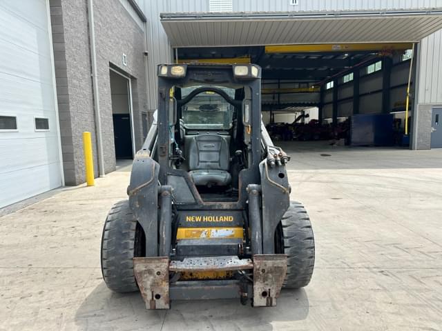 Image of New Holland L228 equipment image 3