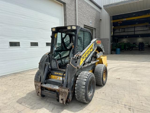 Image of New Holland L228 equipment image 2