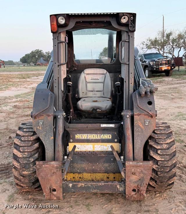 Image of New Holland L228 equipment image 1