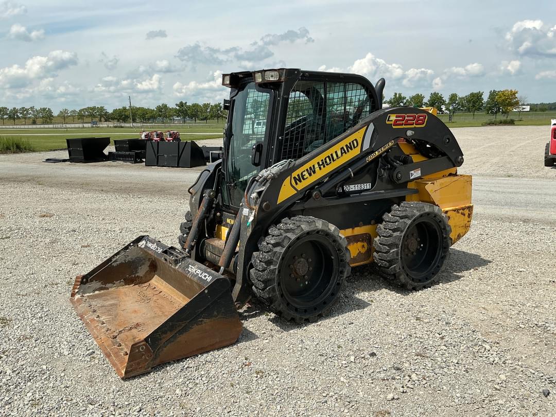 Image of New Holland L228 Primary image