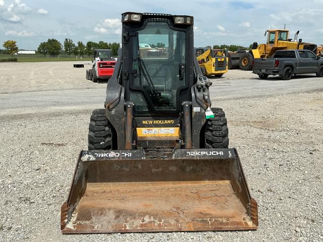 Image of New Holland L228 equipment image 1