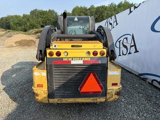 Image of New Holland L228 equipment image 3