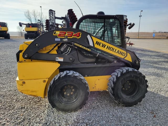 Image of New Holland L234 equipment image 3
