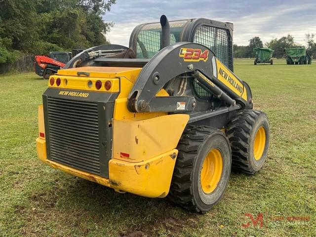 Image of New Holland L234 equipment image 2