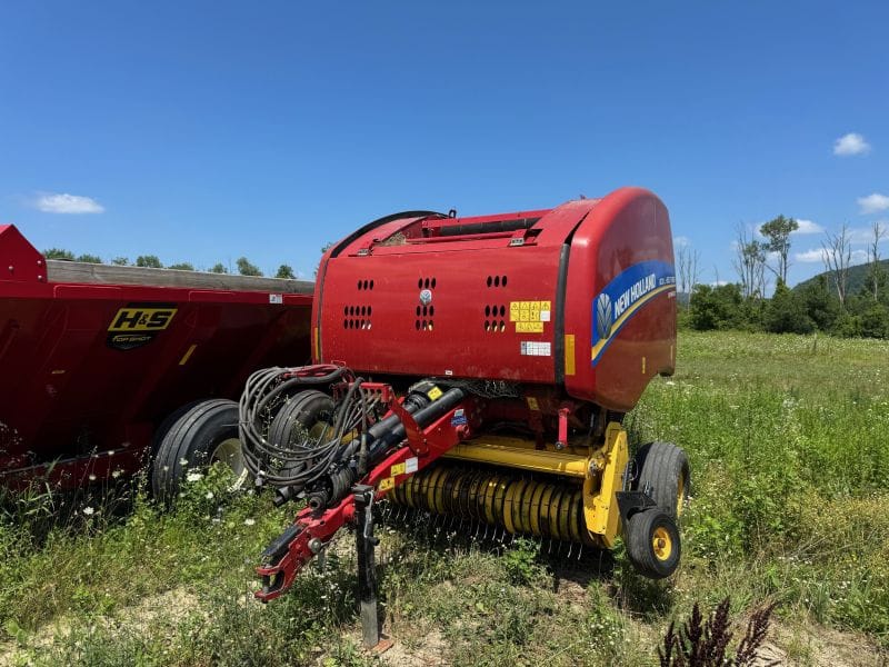 2018 New Holland RB450 Equipment Image0