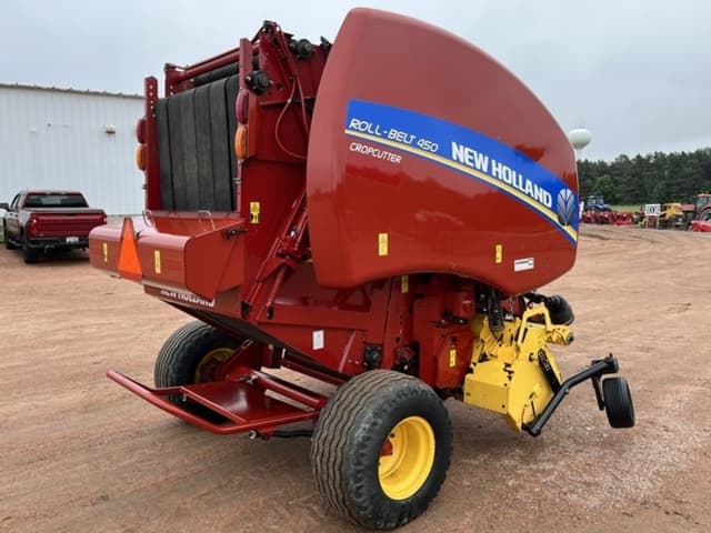 Image of New Holland RB450 CropCutter equipment image 4