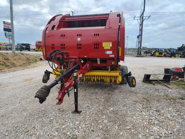 Image of New Holland RB560 Specialty Crop equipment image 2