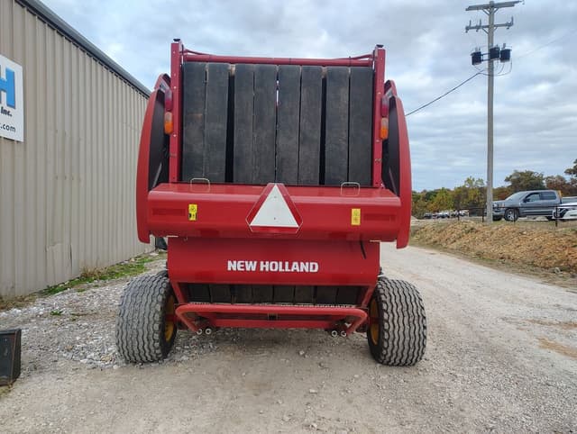Image of New Holland RB560 equipment image 2