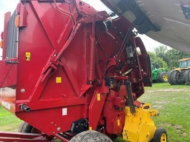 Image of New Holland RB460 equipment image 4