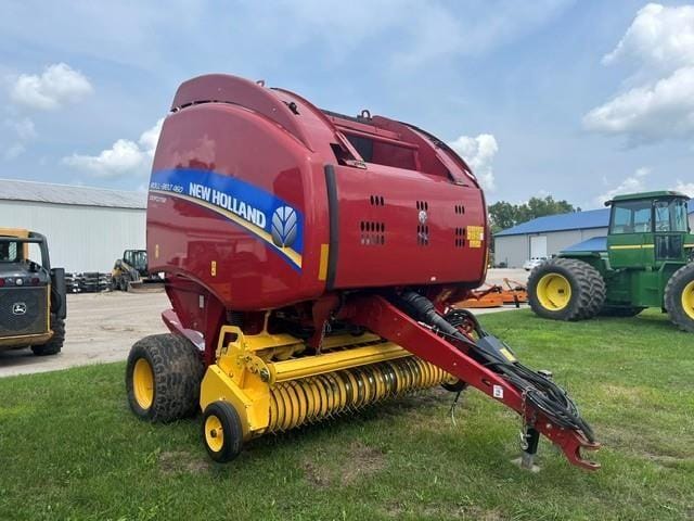 2018 New Holland RB460 Equipment Image0