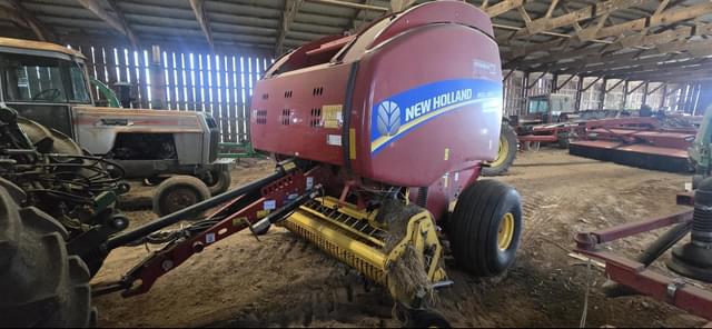Image of New Holland RB460 CropCutter equipment image 1