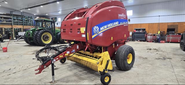 Image of New Holland RB460 CropCutter equipment image 2