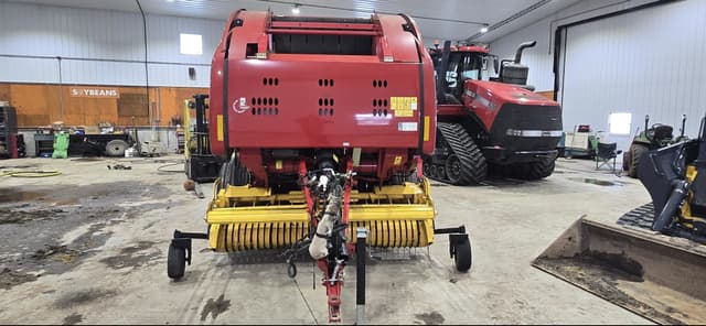 Image of New Holland RB460 CropCutter equipment image 1