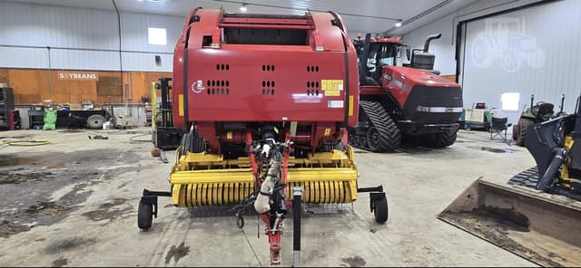 Image of New Holland RB460 CropCutter equipment image 1