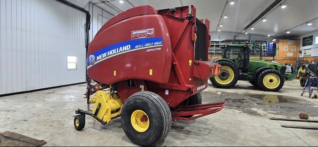 Image of New Holland RB460 CropCutter equipment image 3