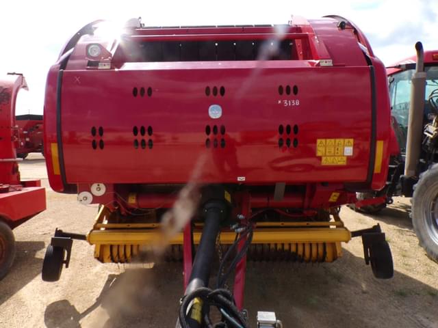Image of New Holland RB560 equipment image 2