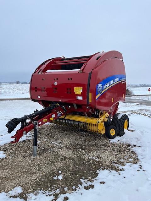 Image of New Holland RB560 Specialty Crop equipment image 2