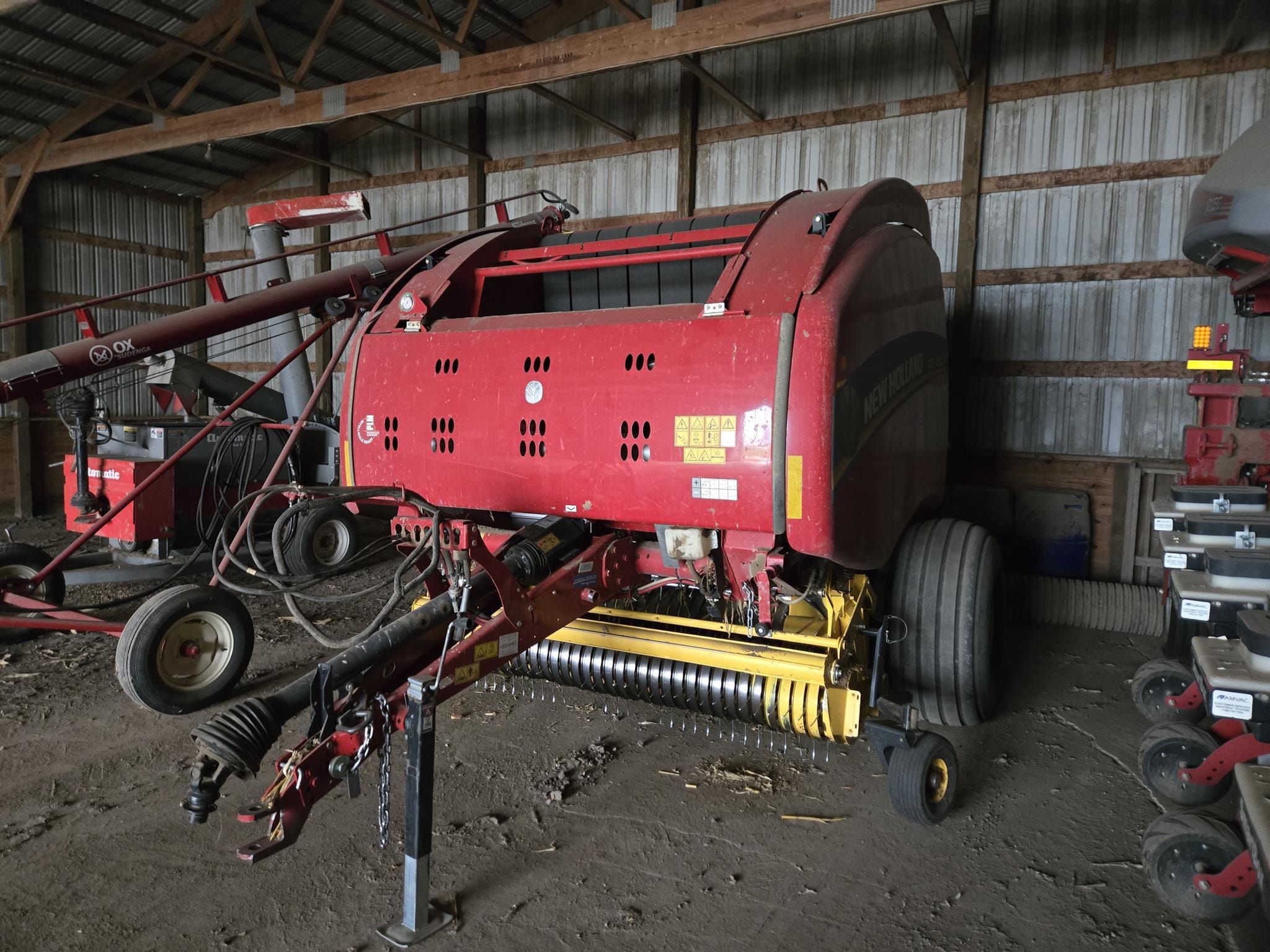 2018 New Holland RB560 Equipment Image0