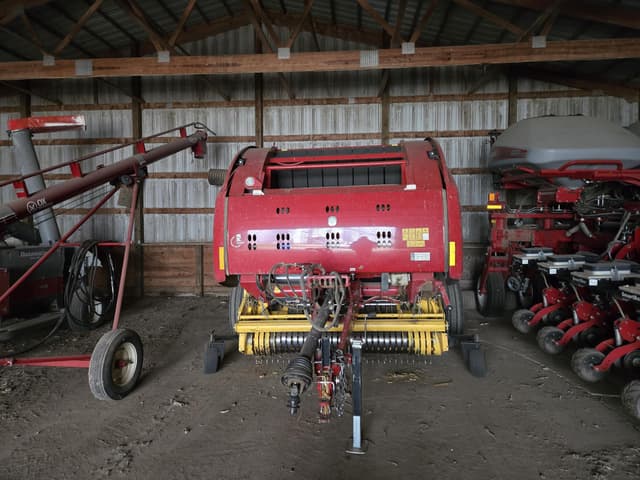 Image of New Holland RB560 equipment image 2