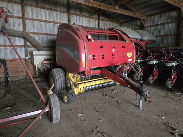 Image of New Holland RB560 equipment image 1