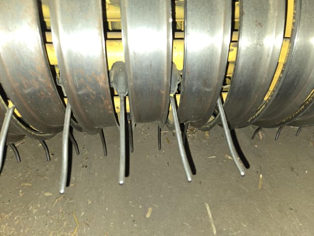 Image of New Holland RB560 equipment image 4