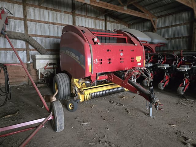 Image of New Holland RB560 equipment image 1