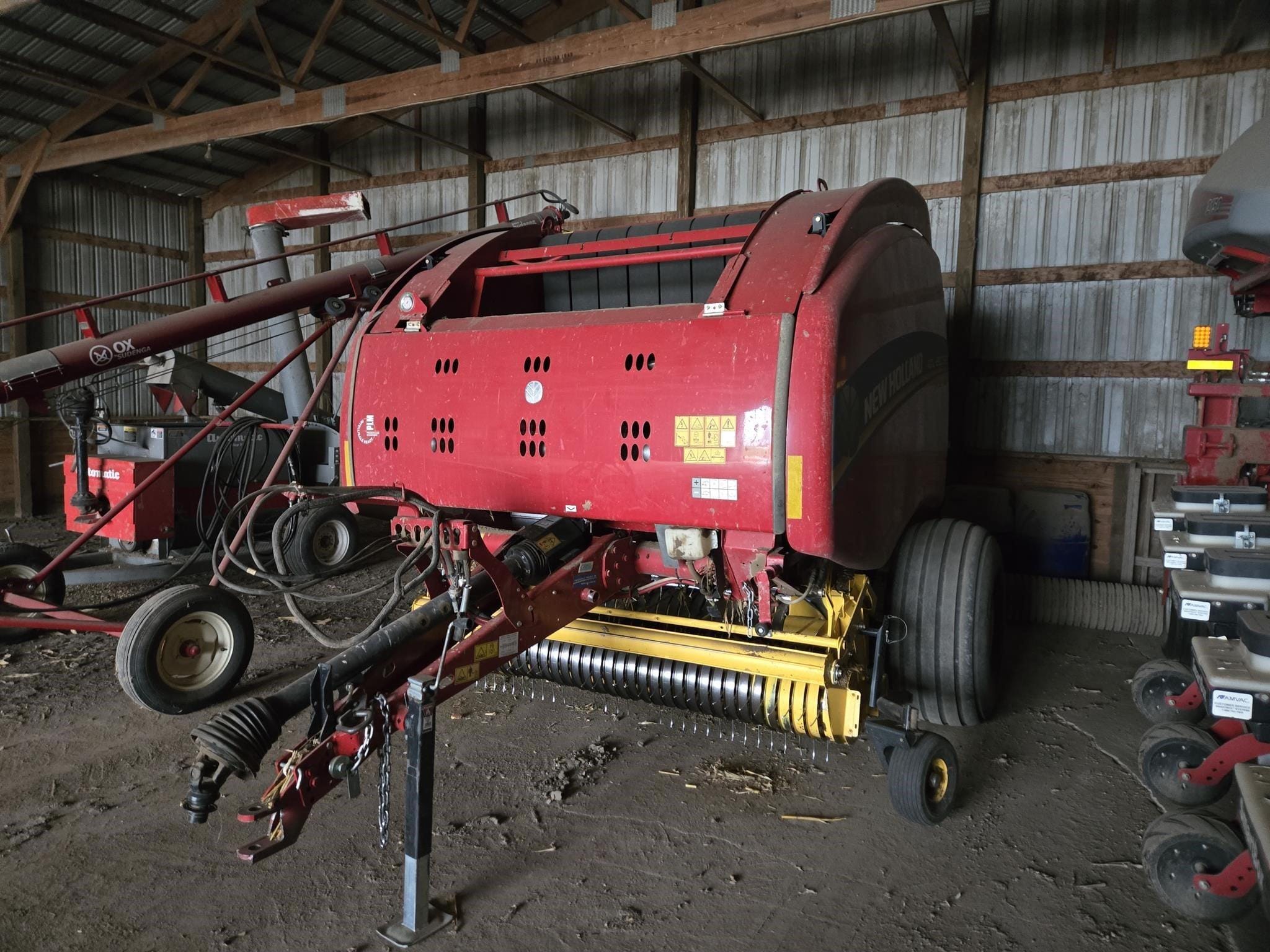 2018 New Holland RB560 Equipment Image0