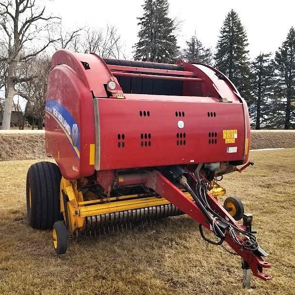 Image of New Holland RB560 Specialty Crop equipment image 1