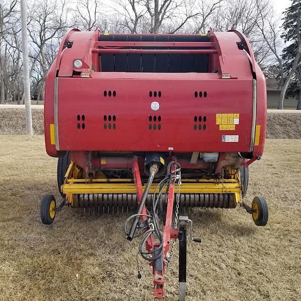 Image of New Holland RB560 Specialty Crop equipment image 4