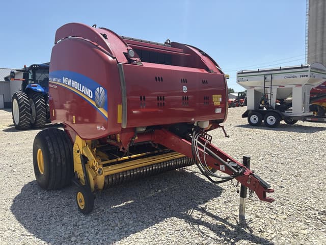 Image of New Holland RB560 Specialty Crop equipment image 1