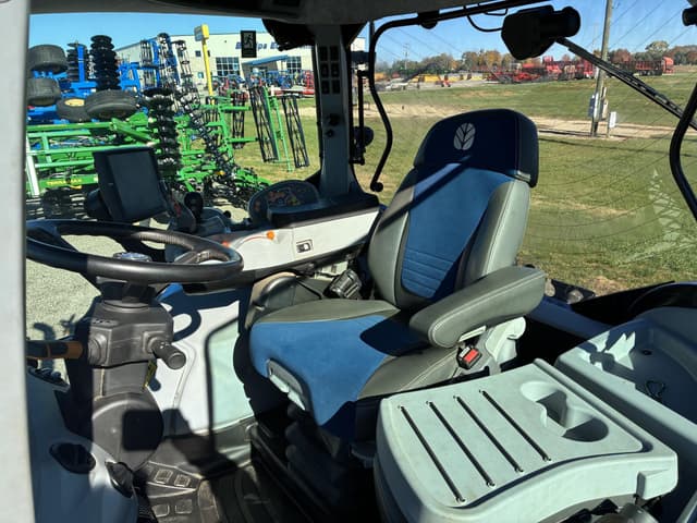 Image of New Holland T6.145 equipment image 3