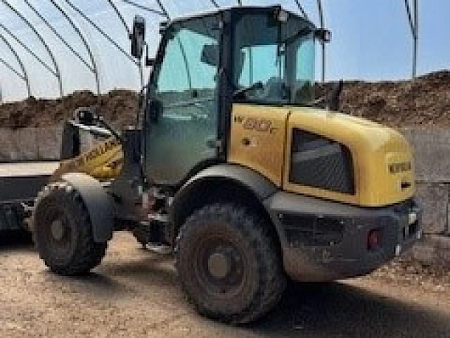 Image of New Holland W80C equipment image 4
